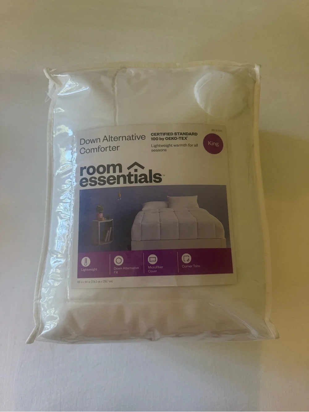 Room Essentials White Down Alternative Comforter - King